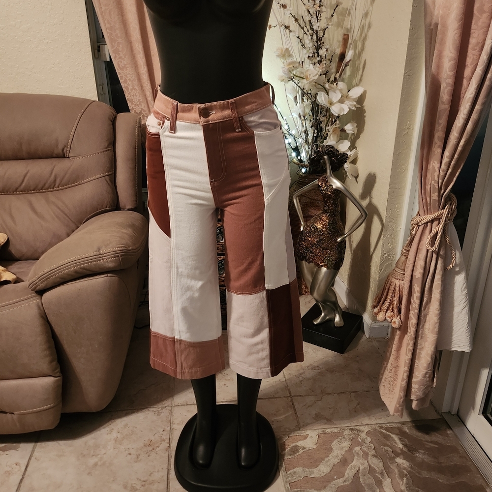 Alice + Olivia White, Tan & Brown Patchwork Wide-Leg Cropped Jeans - Picture 2 of 7